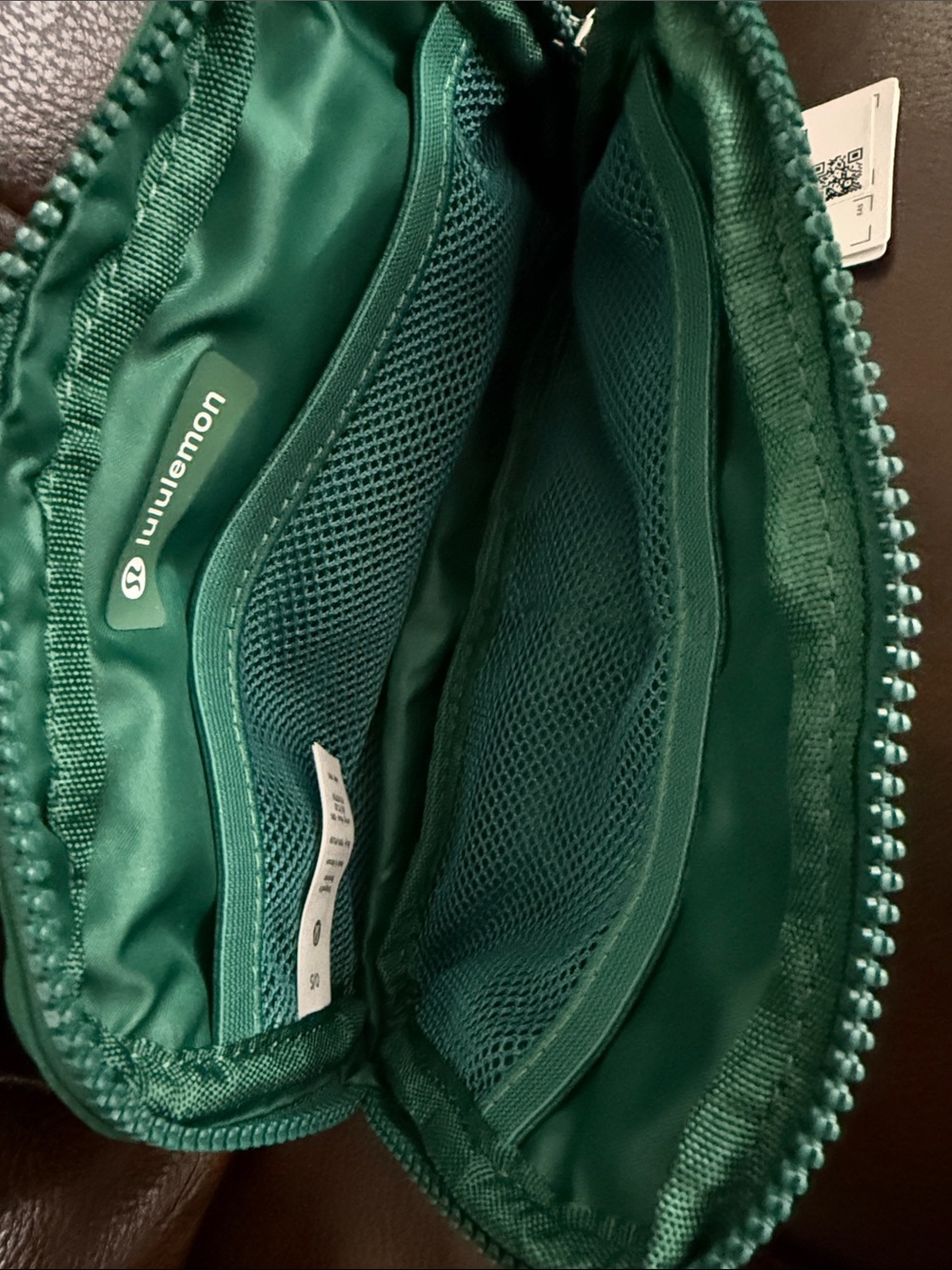 lululemon athletica NWT Everywhere Belt Bag, Teal, 1L - Picture 8 of 9